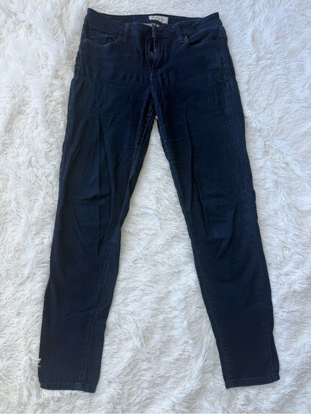 Calvin Klein Jeans Dark Wash Slim-Leg Jeans – Size 28